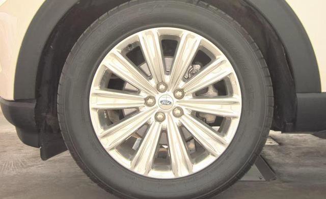 Used 2022 Ford Explorer Limited w/ Equipment Group 301A AWD/4WD image 3