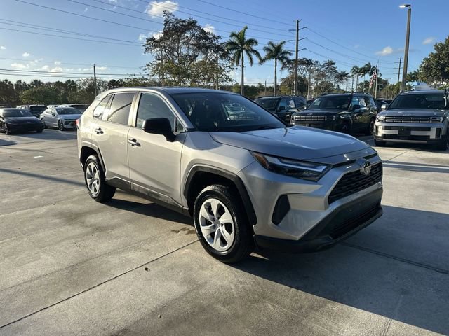 Used 2023 Toyota RAV4 LE image 17
