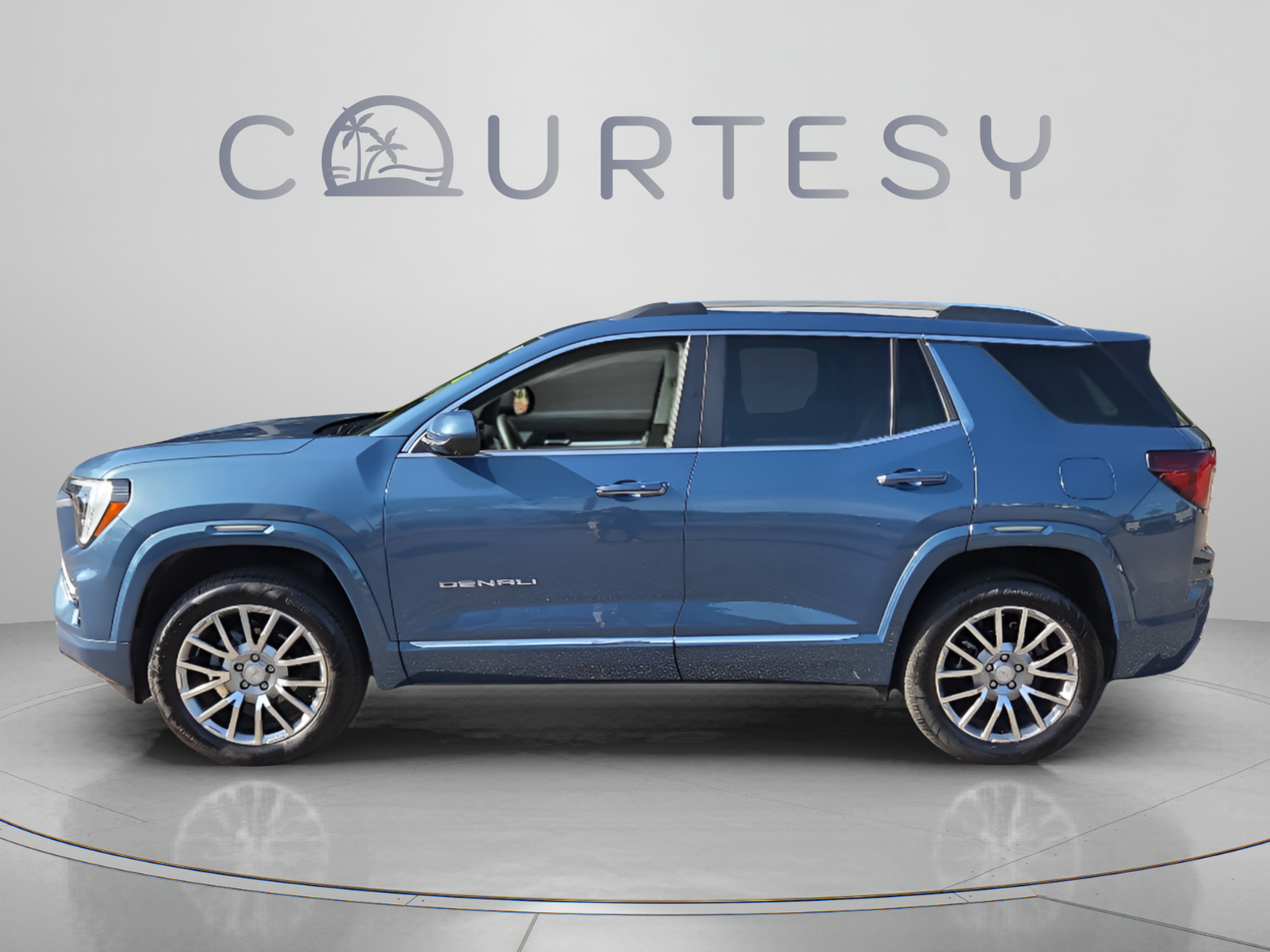 Used 2026 GMC Terrain Denali AWD/4WD image 2