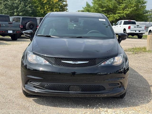 New 2027 Chrysler Pacifica LX FWD image 2