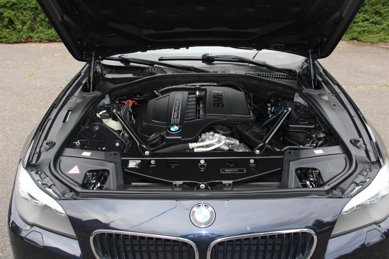 Used 2011 BMW 535i xDrive Sedan AWD/4WD image 19
