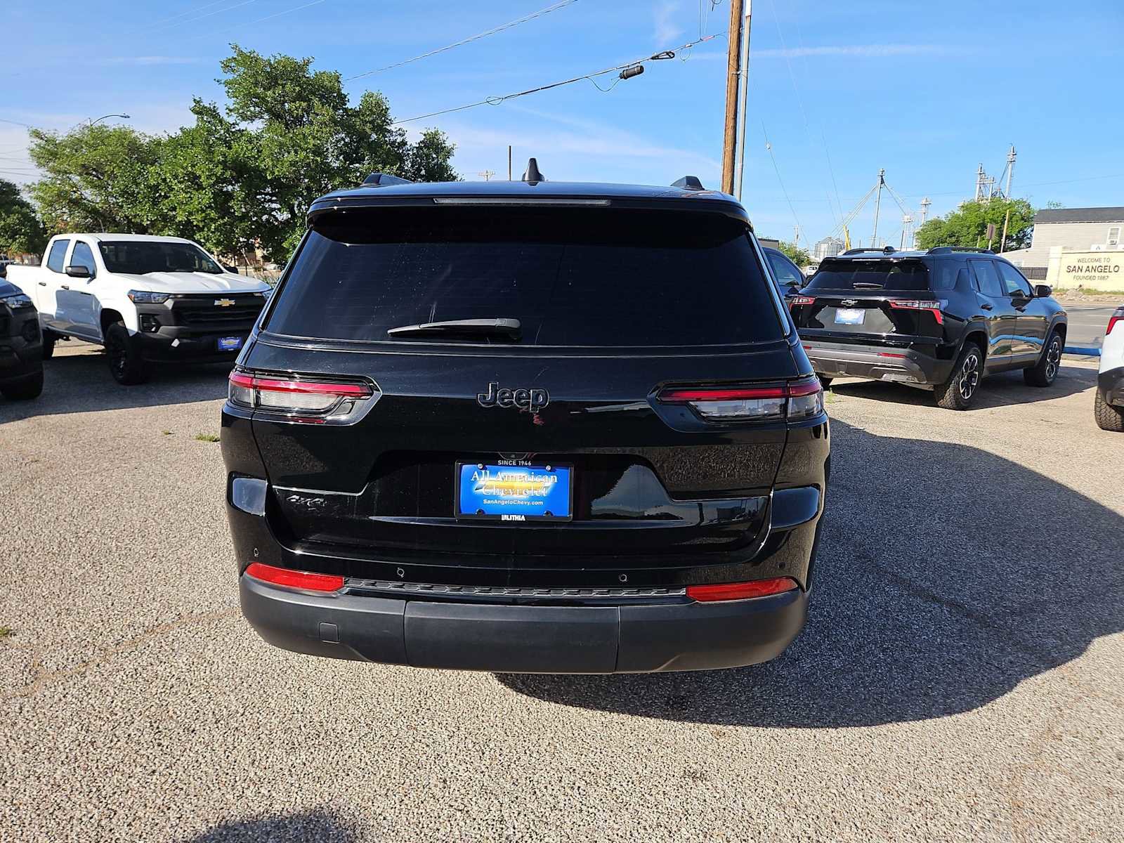 Used 2025 Jeep Grand Cherokee L Laredo image 7