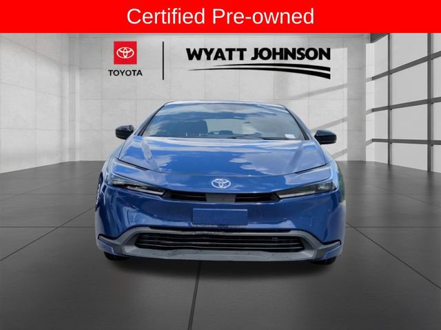 Certified 2025 Toyota Prius LE FWD image 5