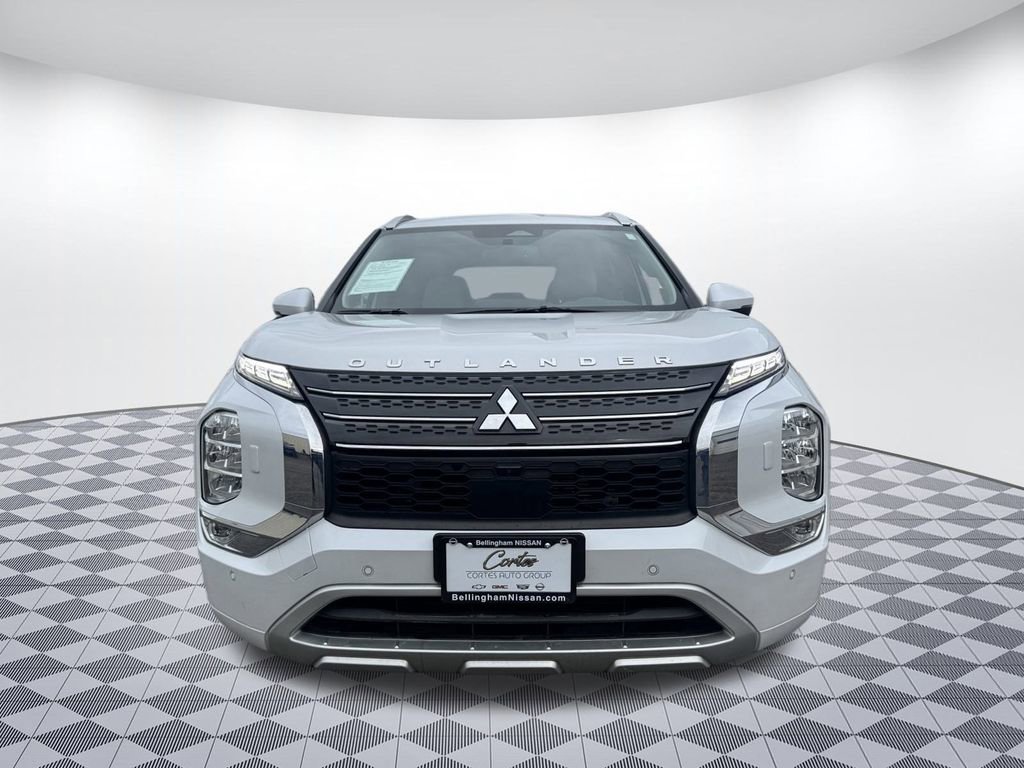 Used 2023 Mitsubishi Outlander SEL image 2