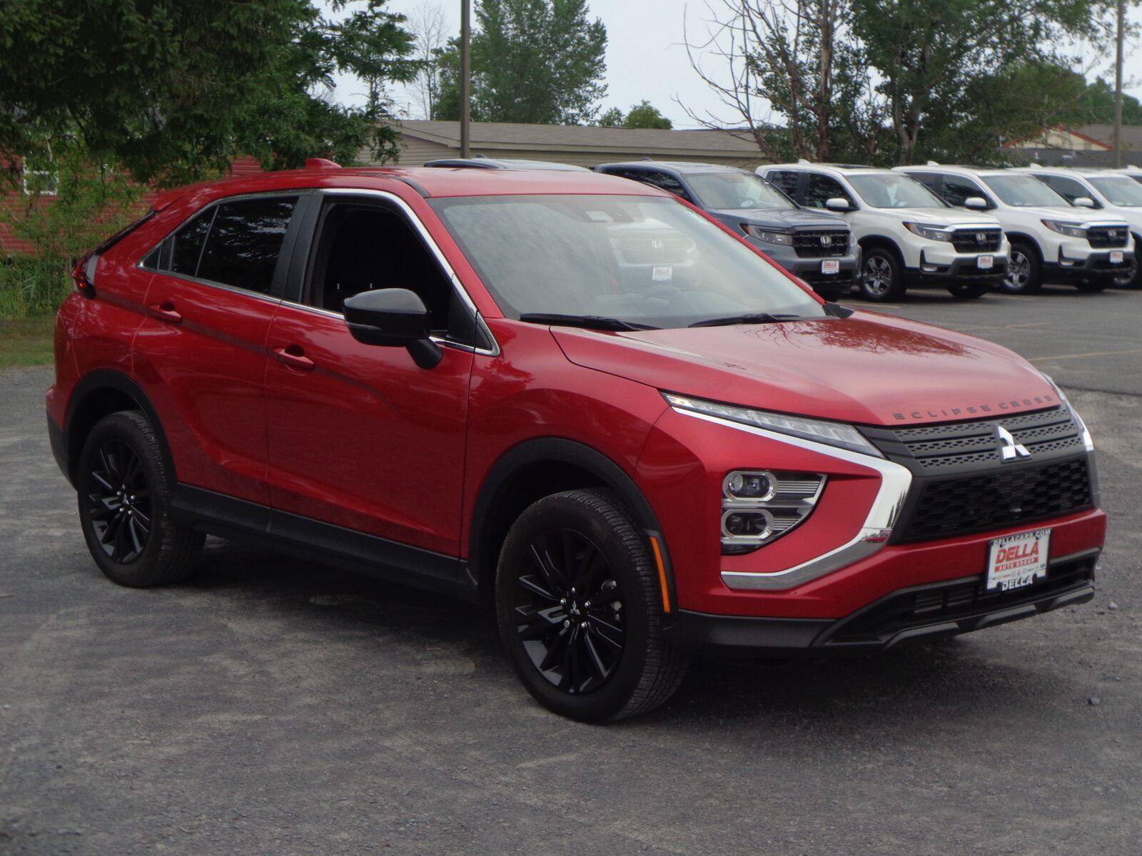 Used 2025 Mitsubishi Eclipse Cross LE AWD/4WD image 3