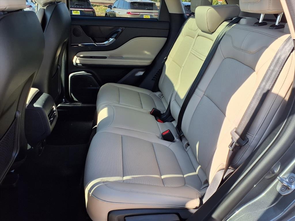 New 2026 Lincoln Corsair Premiere image 12