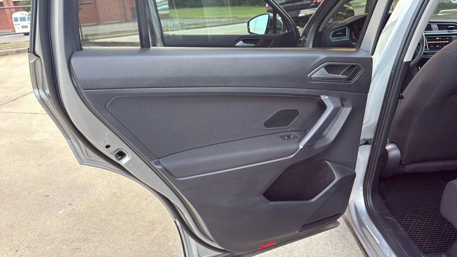 Used 2020 Volkswagen Tiguan S FWD image 10