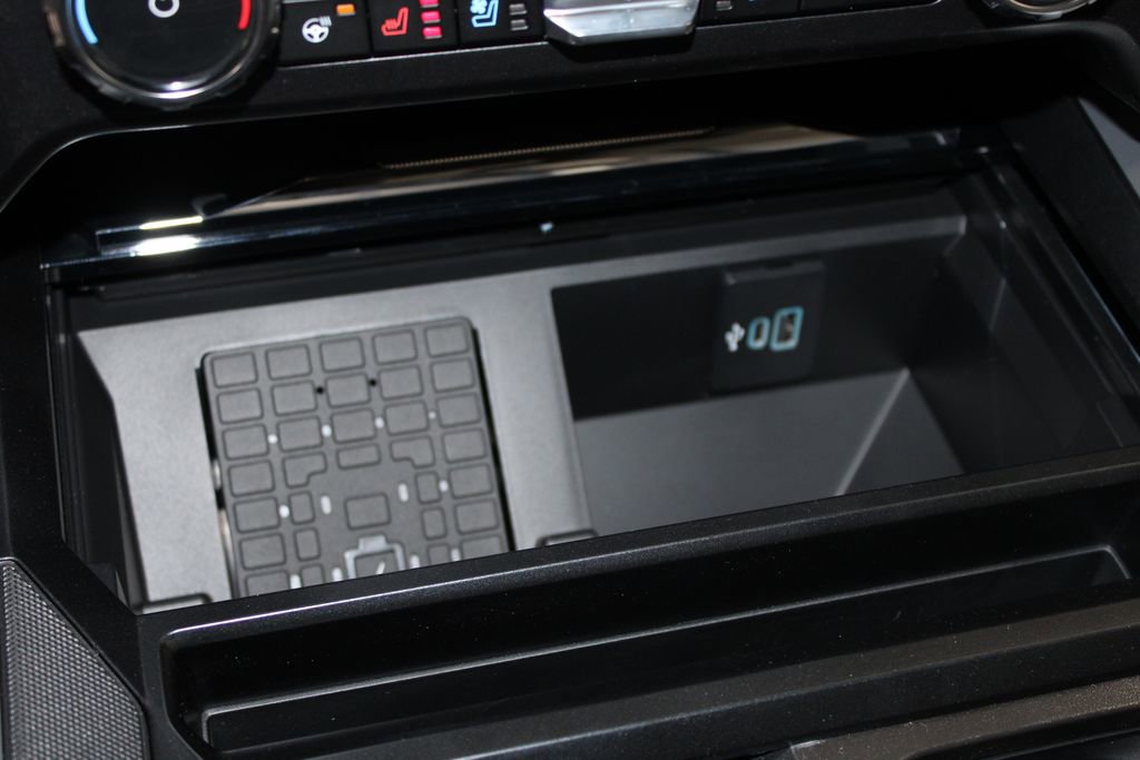 New 2026 Ford F250 Lariat w/ Black Appearance Package image 48