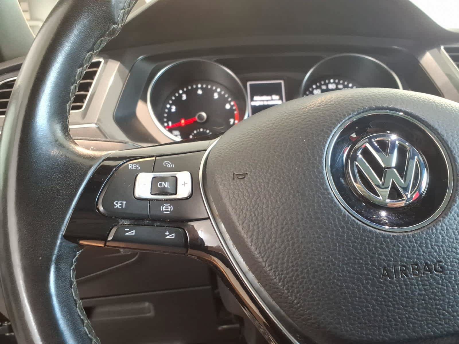 Used 2020 Volkswagen Tiguan SE R-Line AWD/4WD image 22
