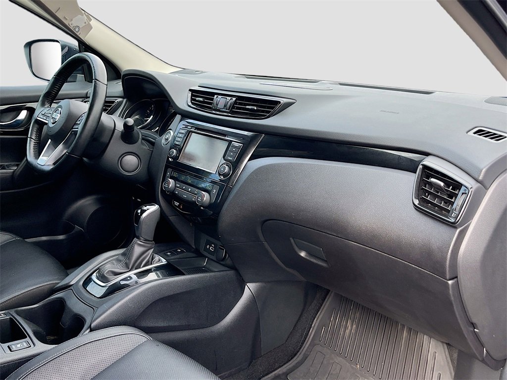 Used 2022 Nissan Rogue Sport SL w/ Premium Package image 29