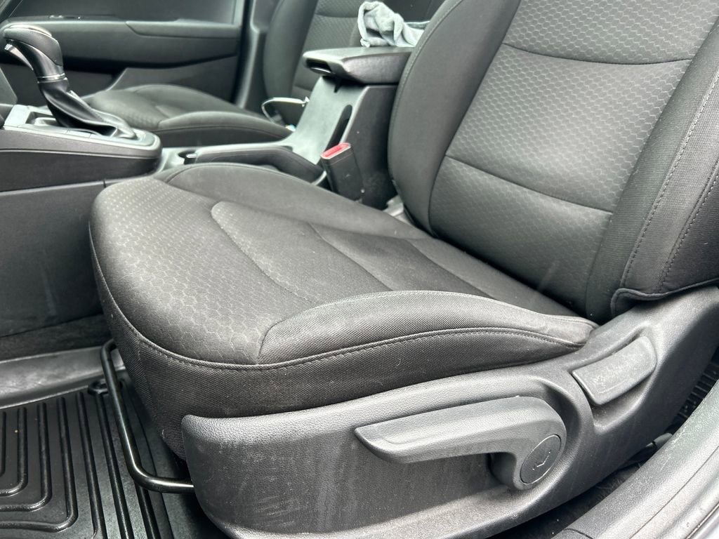 Used 2019 Hyundai Elantra SE w/ Cargo Package FWD image 14