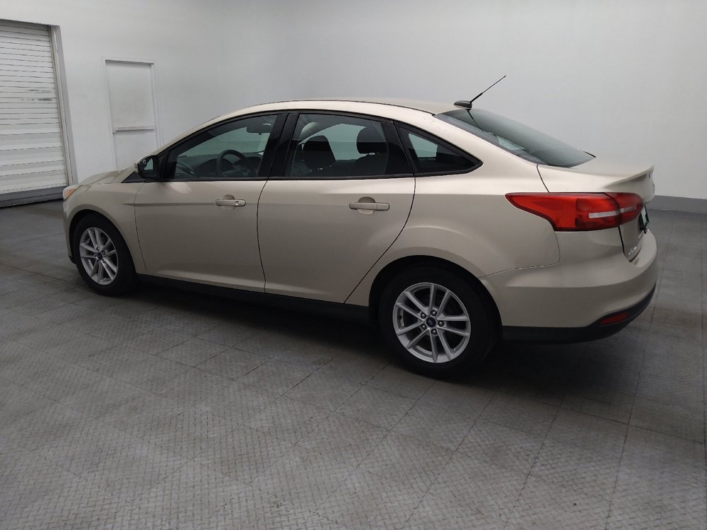 Used 2017 Ford Focus SE FWD image 3