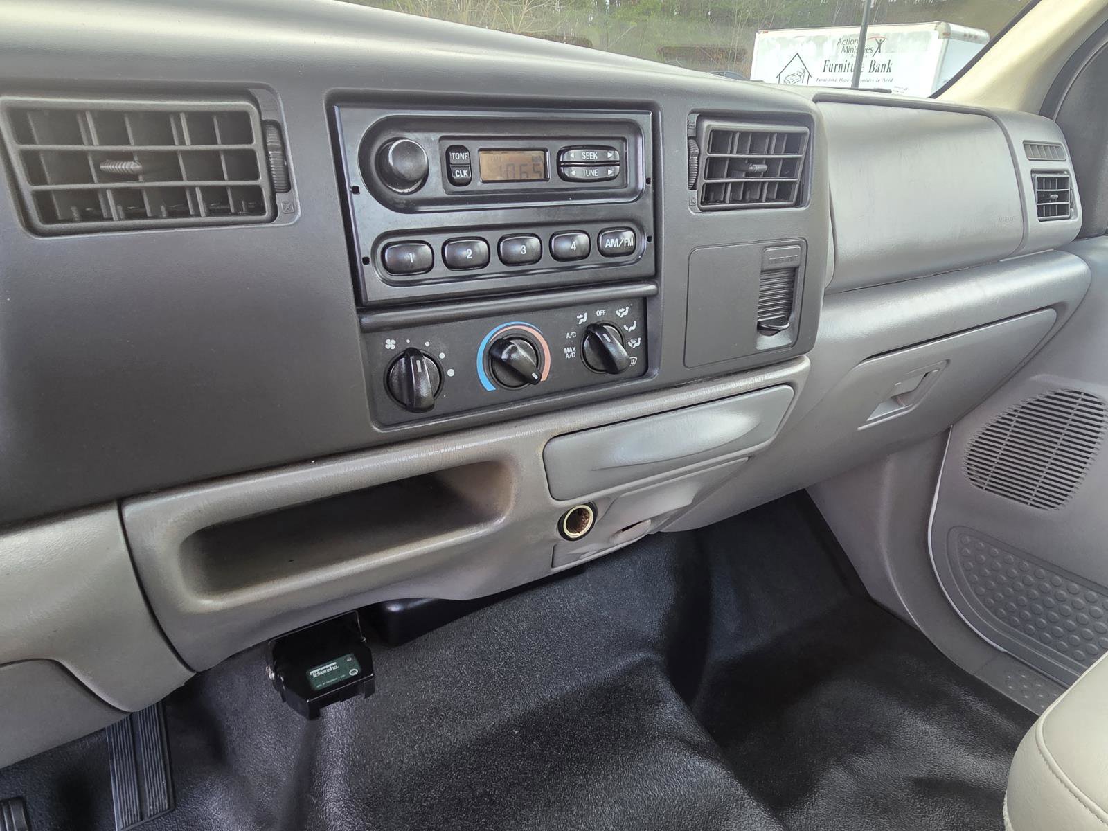 Used 2001 Ford F350 XL image 11