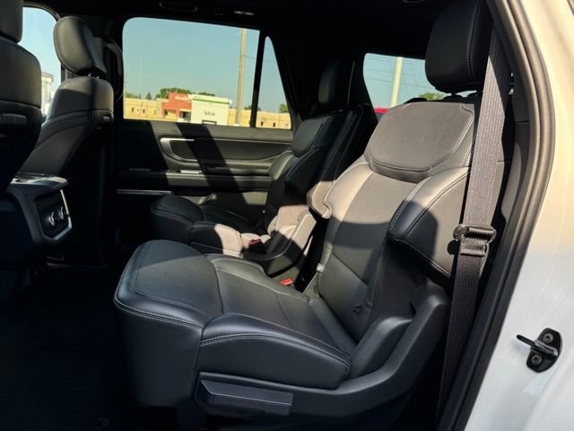 Certified 2025 Ford Expedition Max Platinum w/ Stealth Performance Package AWD/4WD image 12