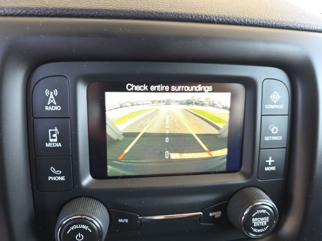 Used 2018 Jeep Compass Latitude w/ Cold Weather Group AWD/4WD image 30