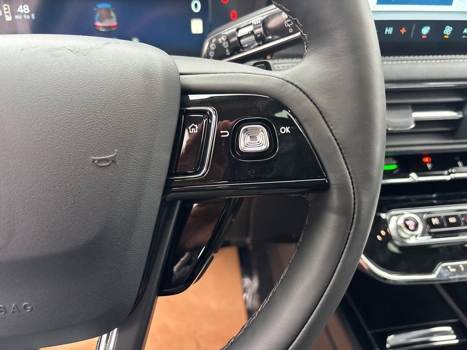 New 2026 Lincoln Corsair Reserve w/ Jet Appearance Package image 18