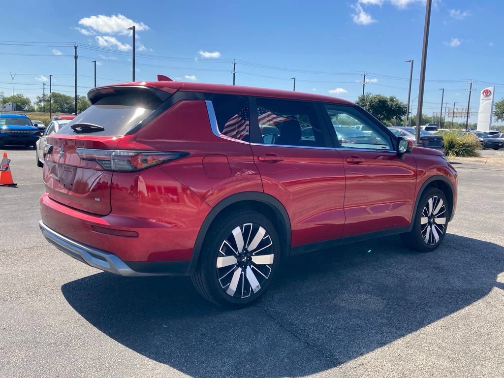 Used 2025 Mitsubishi Outlander SE FWD image 5