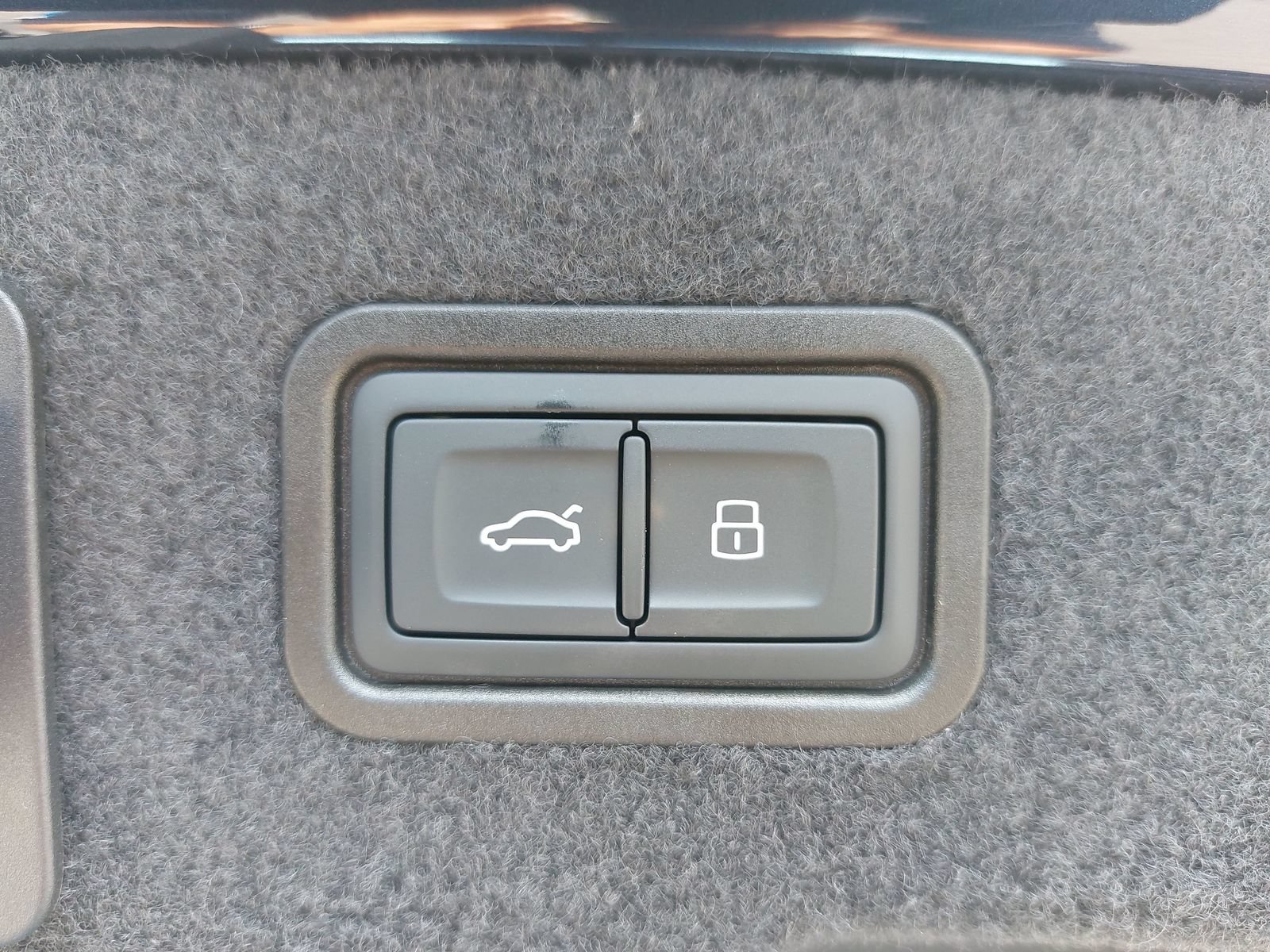 New 2026 Audi A8 L 3.0T AWD/4WD image 14