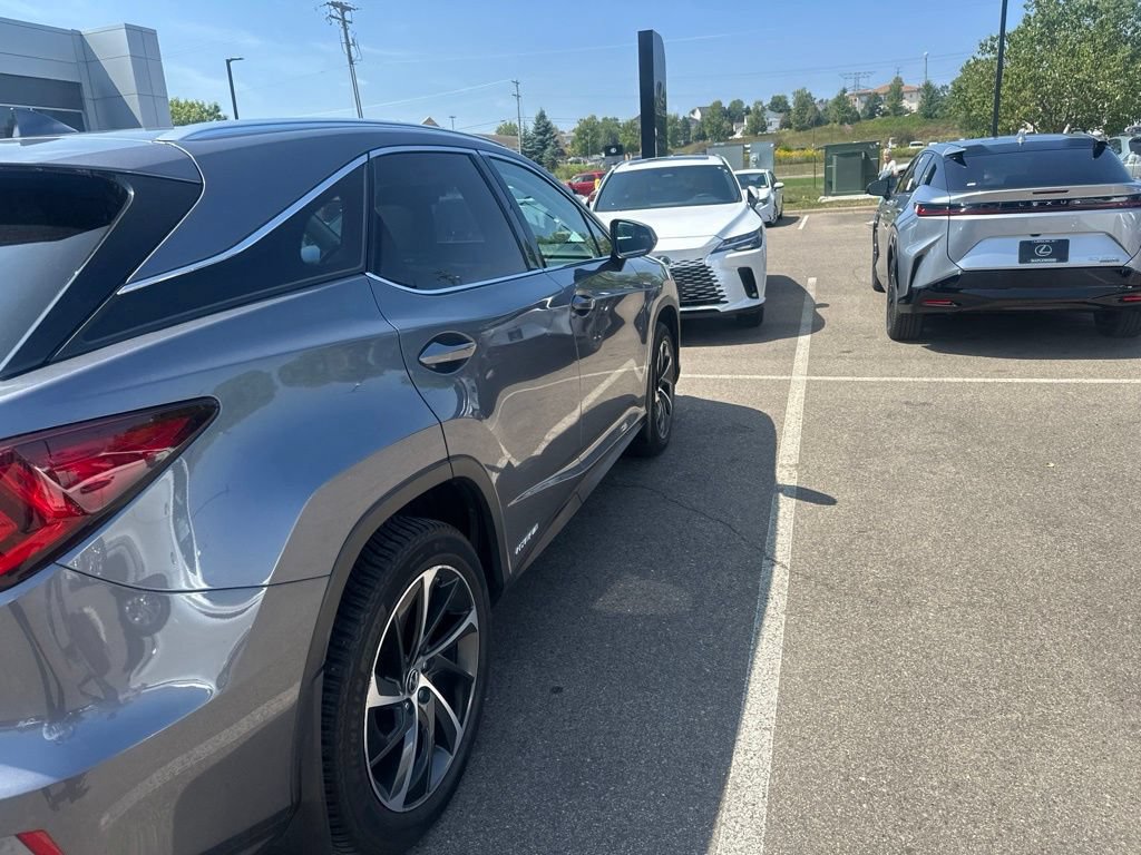 Used 2019 Lexus RX 450h AWD image 17