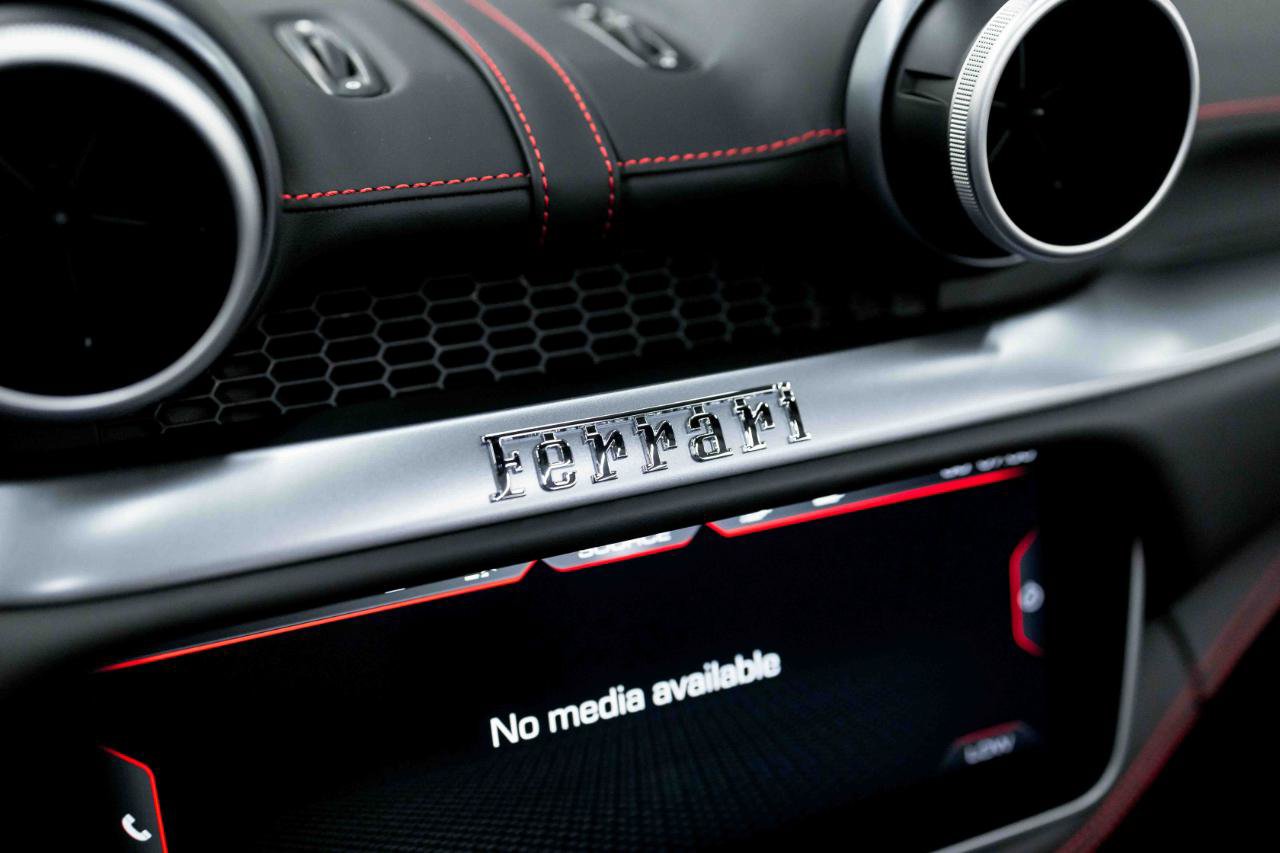 Used 2019 Ferrari Portofino RWD image 59