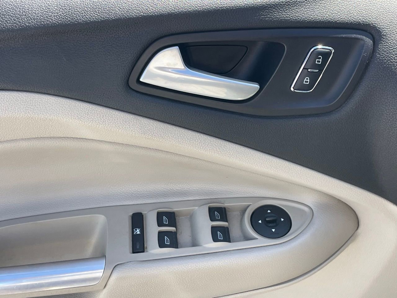 Used 2014 Ford Escape SE image 7