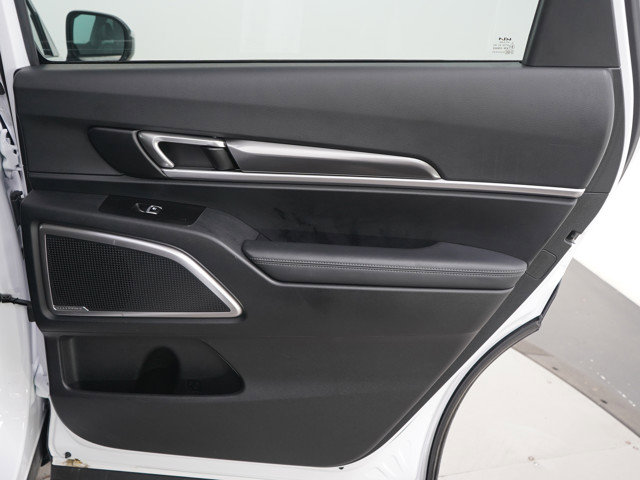 Used 2025 Kia Telluride S image 14
