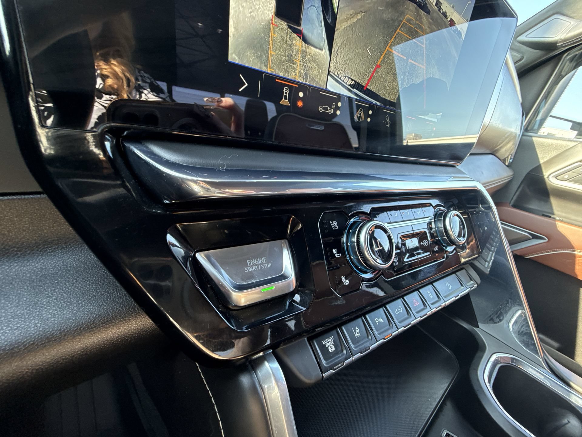 Certified 2025 GMC Sierra 2500 Denali Ultimate AWD/4WD image 23