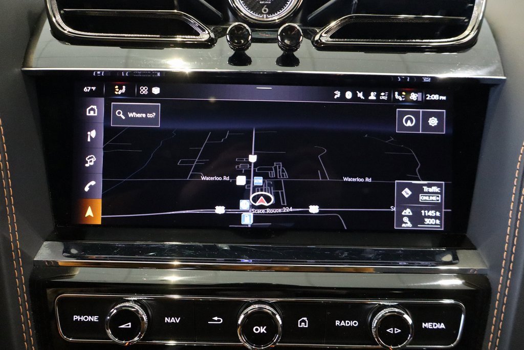 Used 2025 Bentley Bentayga image 11