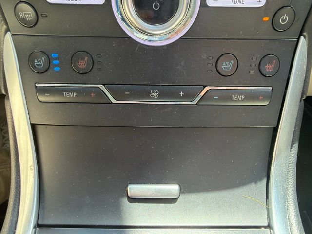 Used 2018 Ford Edge Titanium w/ Equipment Group 302A AWD/4WD image 35
