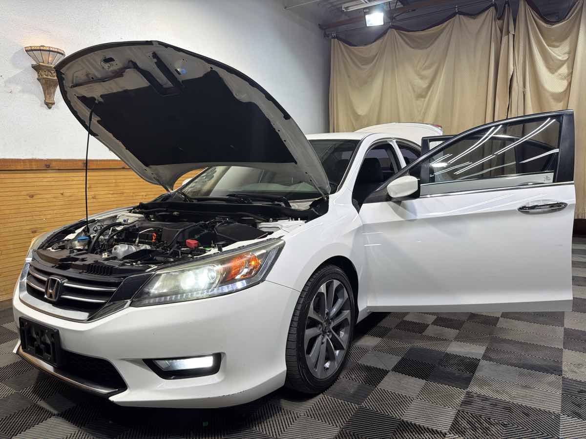 Used 2015 Honda Accord Sport image 11