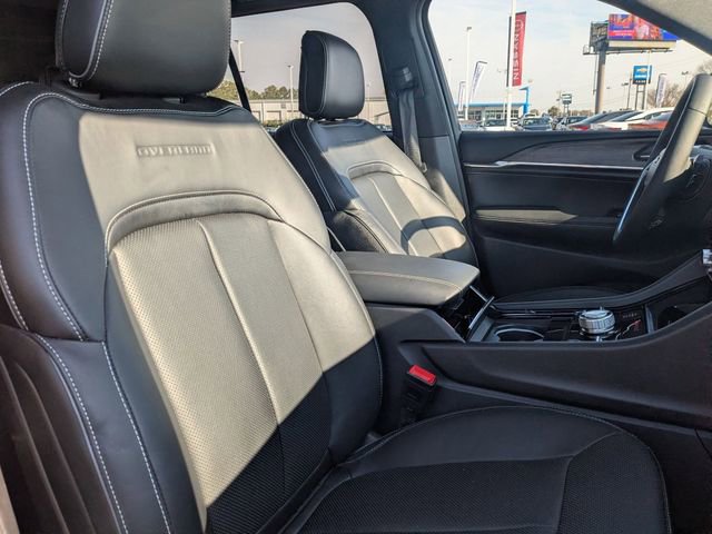 Used 2024 Jeep Grand Cherokee Overland w/ Trailer Tow Package image 36