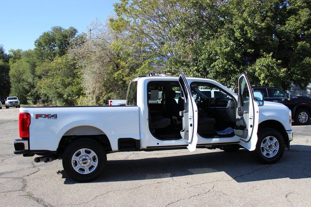 Used 2025 Ford F250 XLT w/ FX4 Off-Road Package AWD/4WD image 19