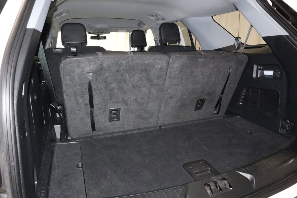 Certified 2022 Ford Explorer XLT w/ Equipment Group 202A image 18