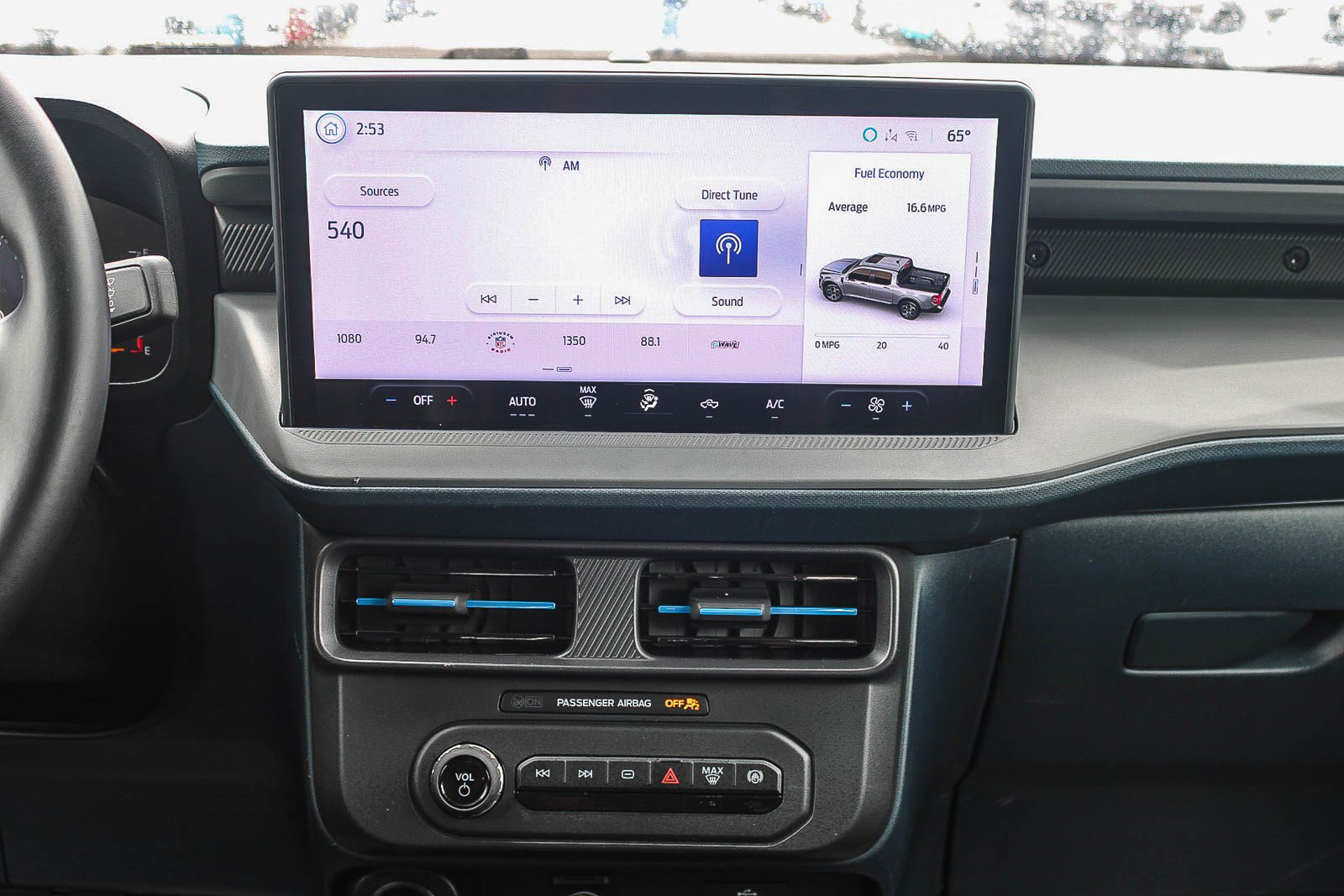 Used 2025 Ford Maverick Lobo AWD/4WD image 14