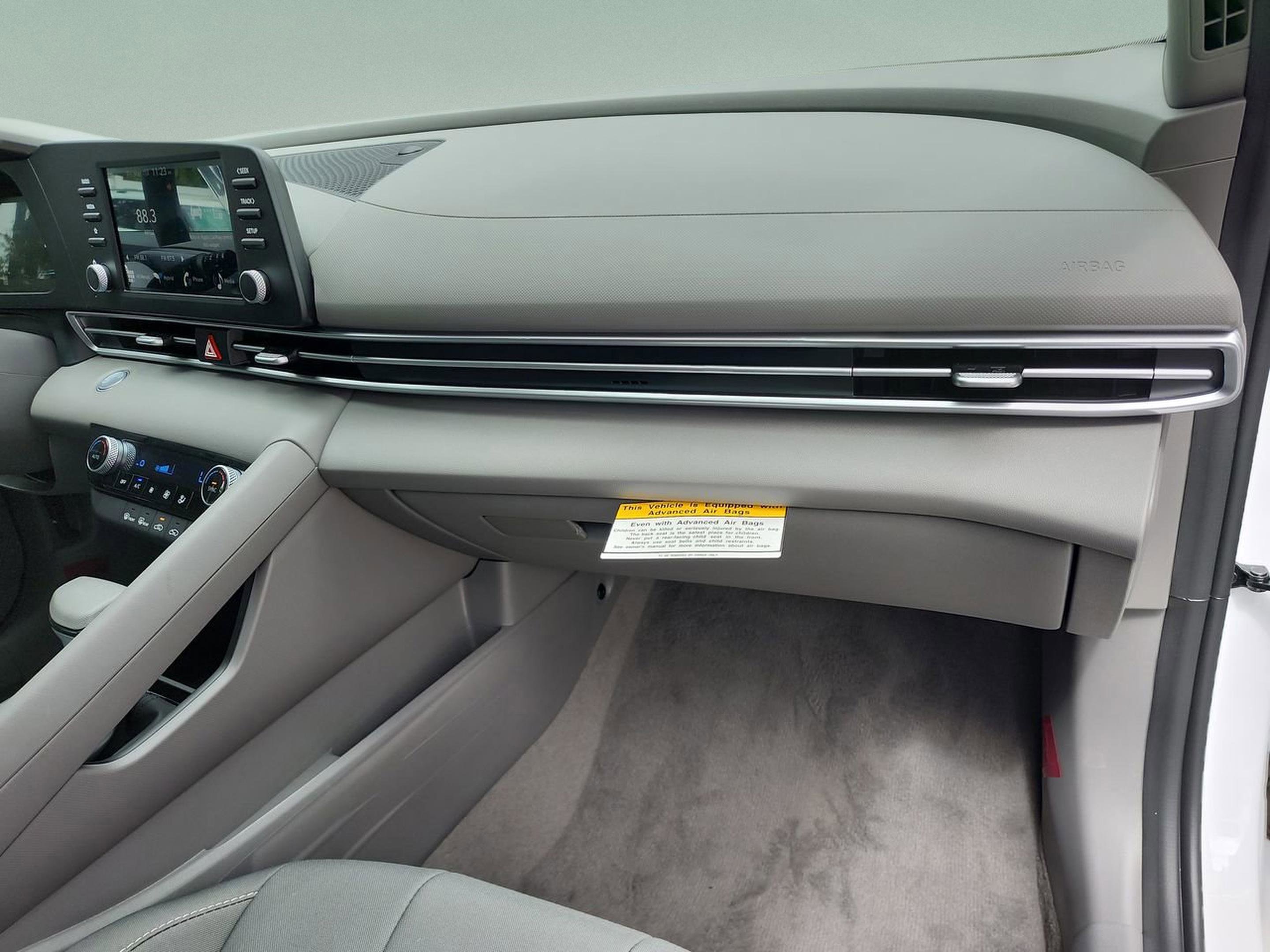 New 2026 Hyundai Elantra Hybrid FWD image 19