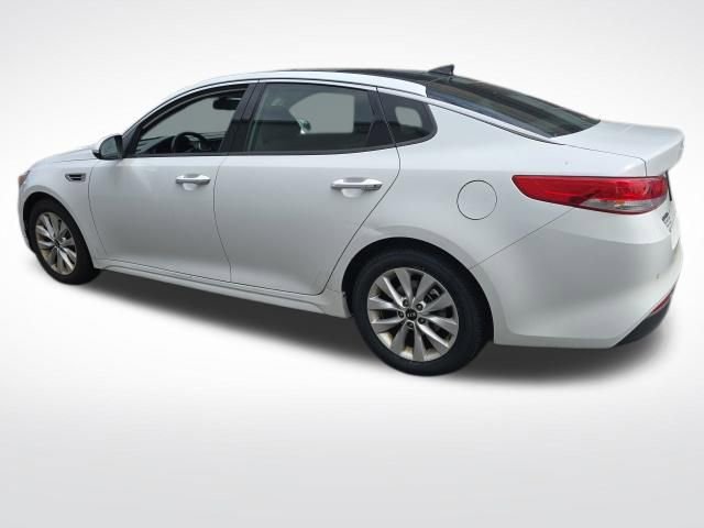 Used 2018 Kia Optima EX w/ Premium Package FWD image 5
