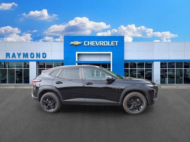 Certified 2025 Chevrolet Trax ACTIV w/ Driver Confidence Package FWD image 2