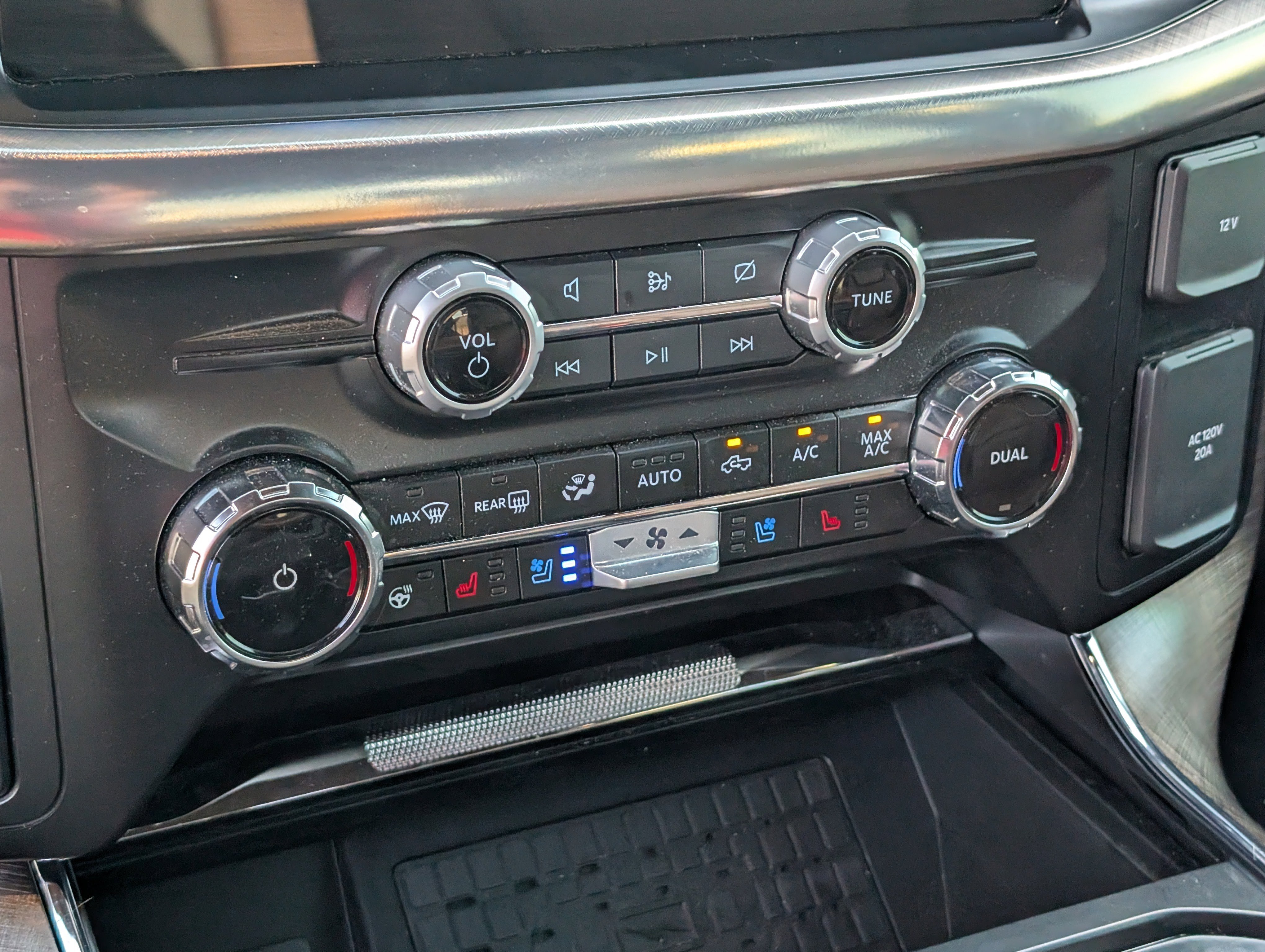 Used 2024 Ford F150 King Ranch w/ FX4 Off-Road Package image 30