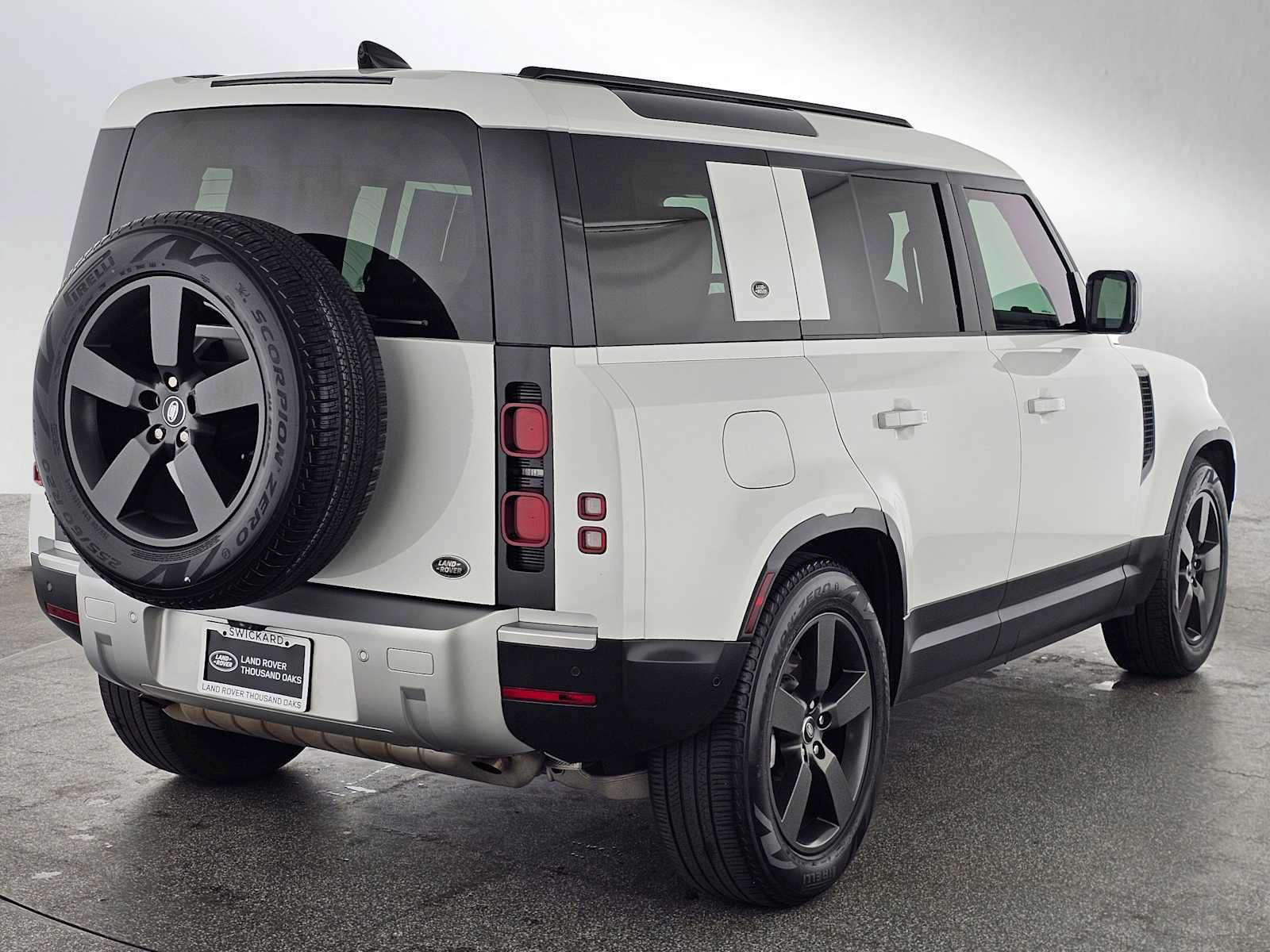 Used 2020 Land Rover Defender 110 HSE AWD/4WD image 5