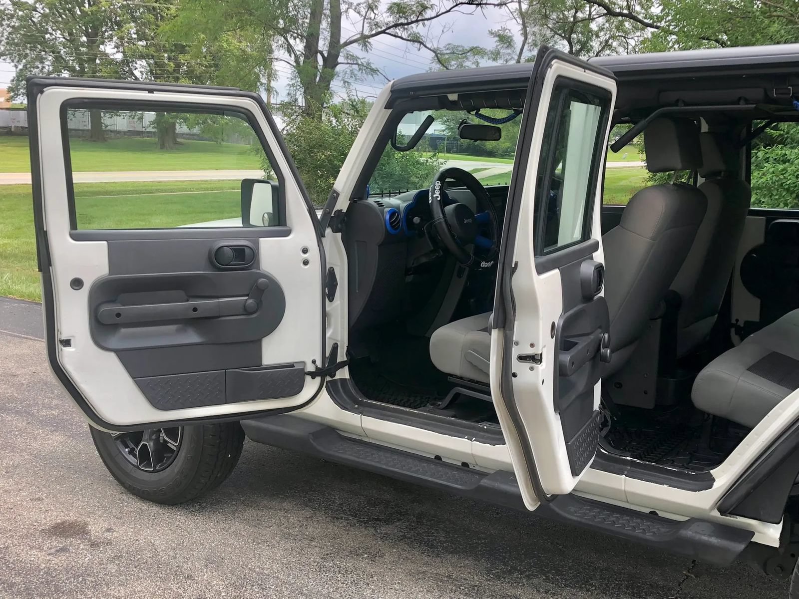 Used 2009 Jeep Wrangler Unlimited X AWD/4WD image 11