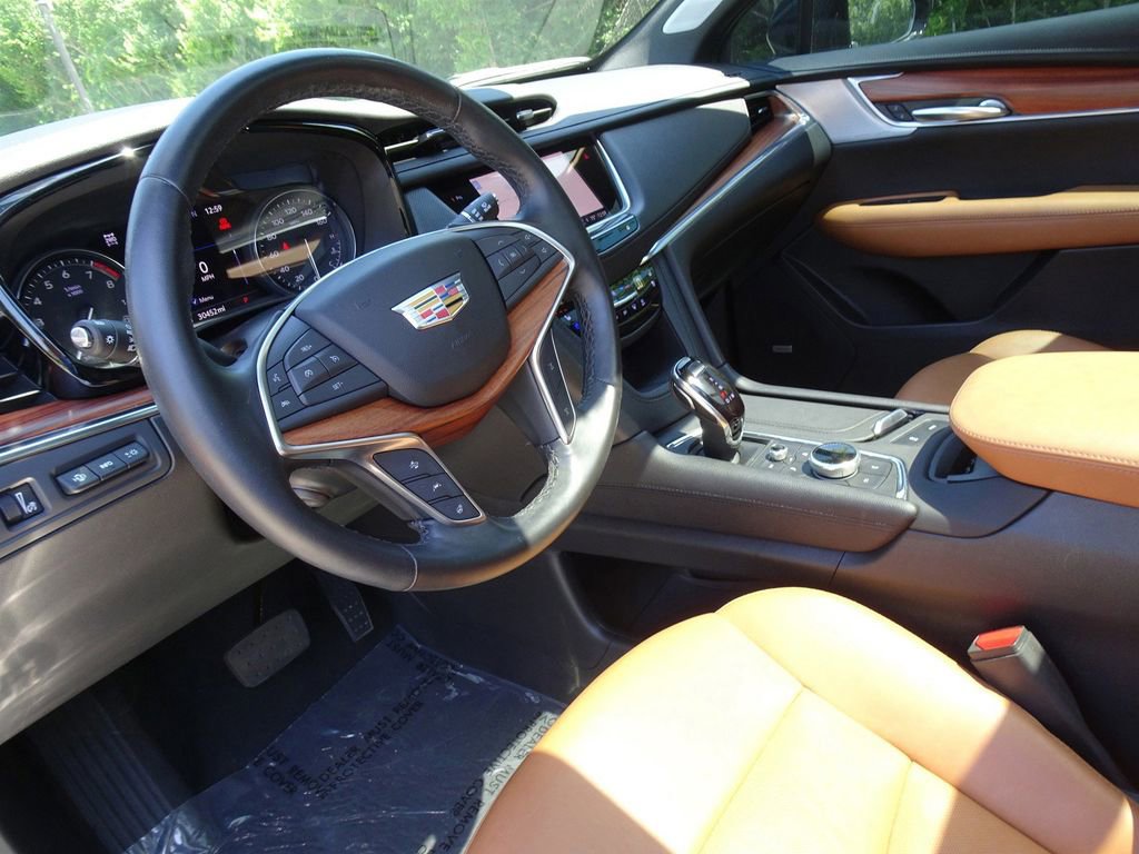 Certified 2024 Cadillac XT5 Premium Luxury w/ Technology Package AWD/4WD image 11