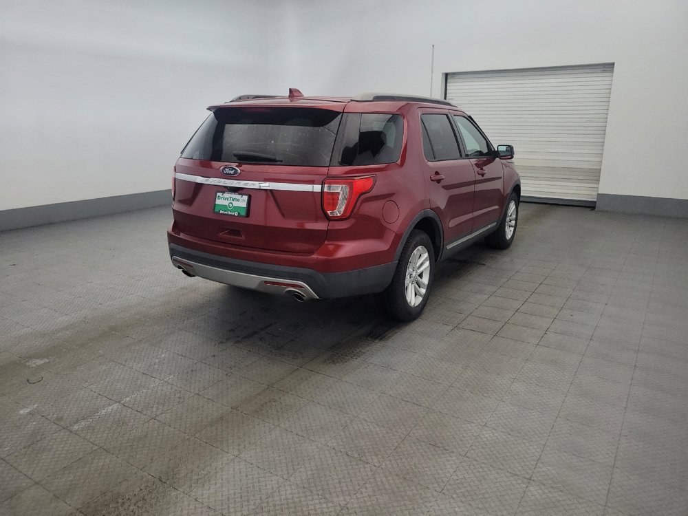Used 2016 Ford Explorer XLT w/ Equipment Group 201A FWD image 9