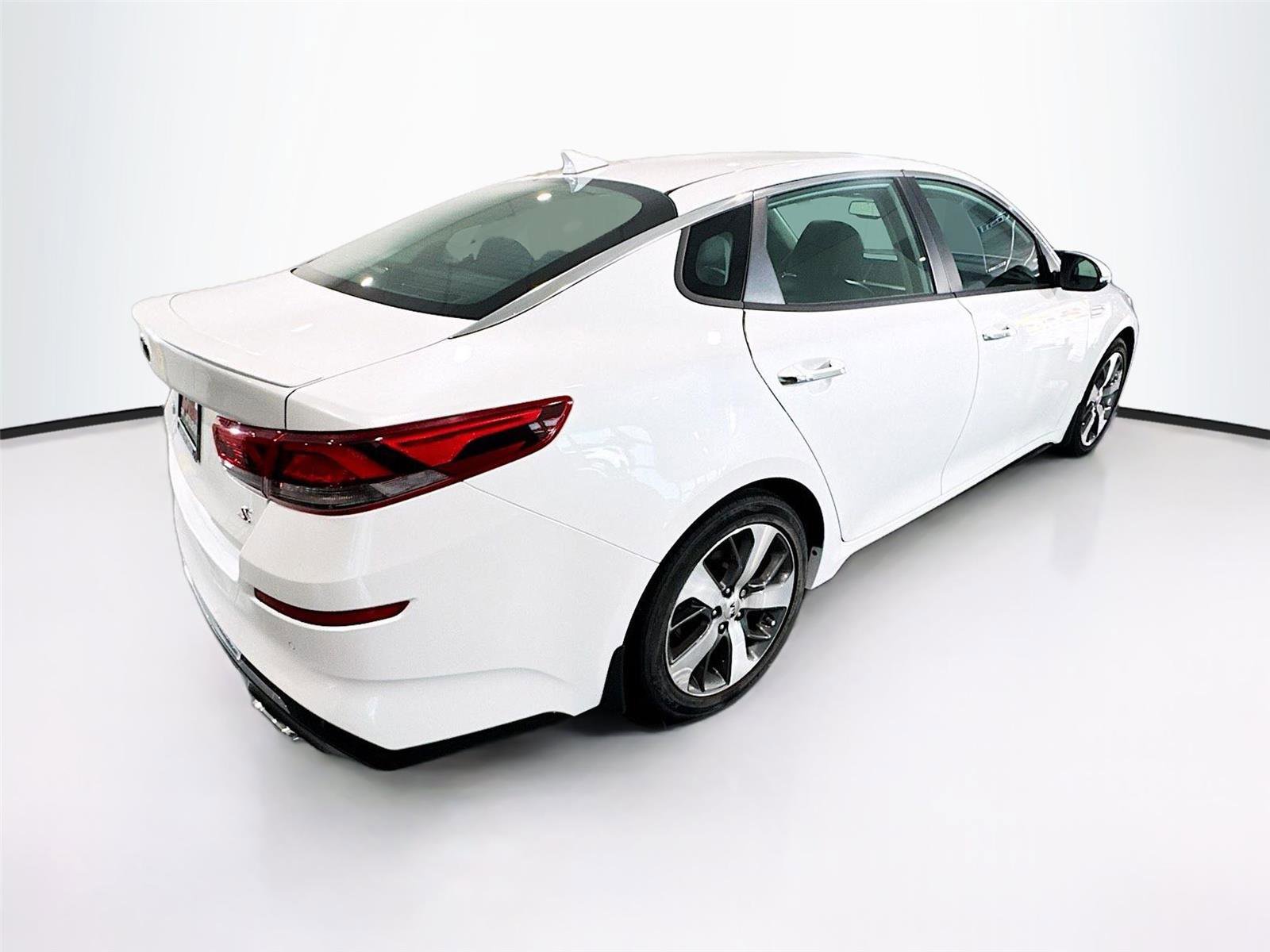 Used 2019 Kia Optima S image 5
