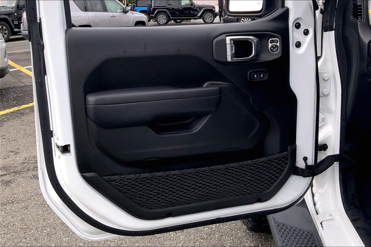 Certified 2024 Jeep Wrangler Unlimited AWD/4WD image 21