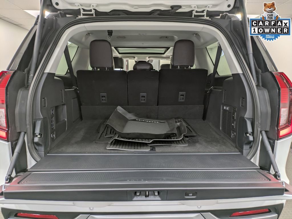 Used 2025 Ford Expedition Max Platinum w/ Platinum Ultimate Package AWD/4WD image 24