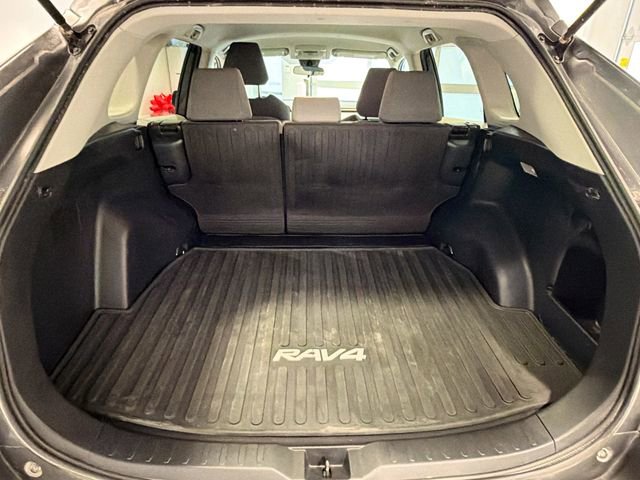 Used 2021 Toyota RAV4 XLE image 22