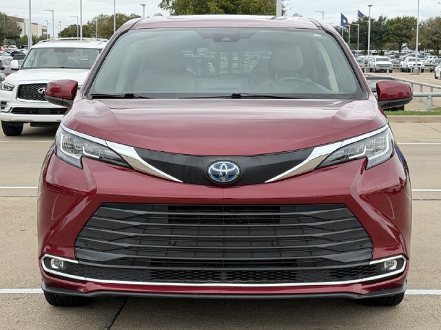 Used 2021 Toyota Sienna XLE FWD image 8