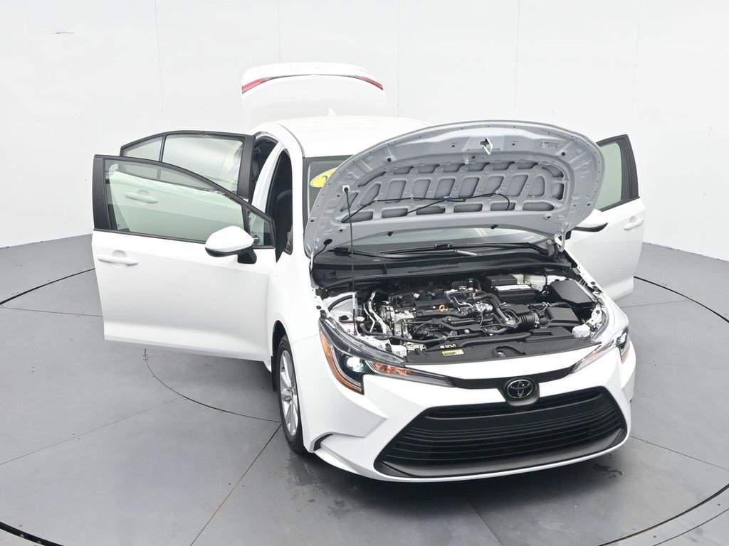 Used 2025 Toyota Corolla LE w/ LE Premium Package FWD image 34