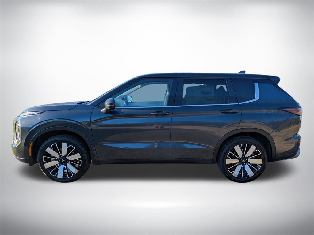 New 2025 Mitsubishi Outlander SE image 7