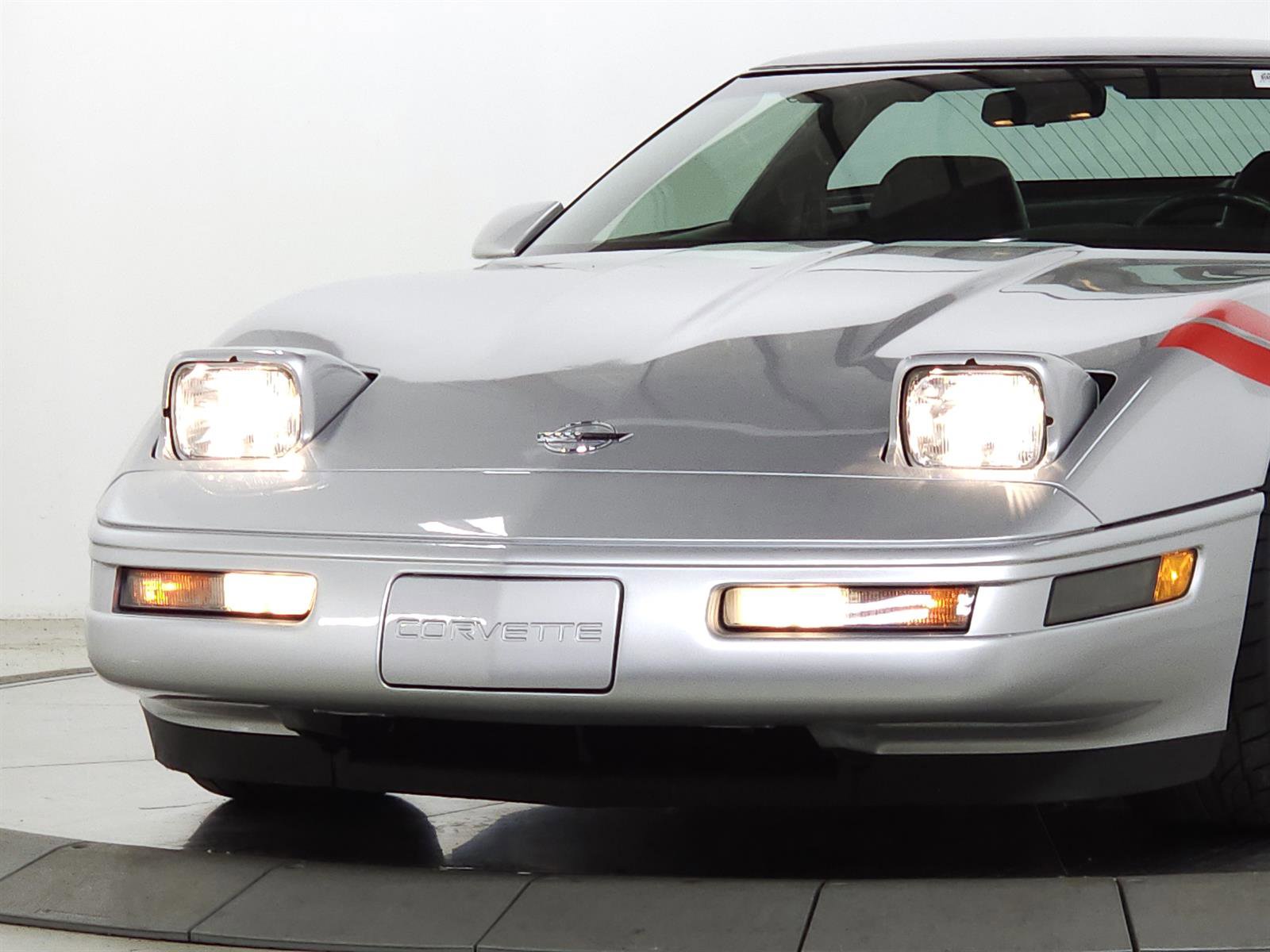 Used 1996 Chevrolet Corvette Coupe RWD image 12